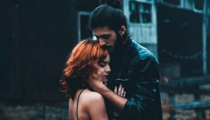 manipularea-masculina-prin-tacere