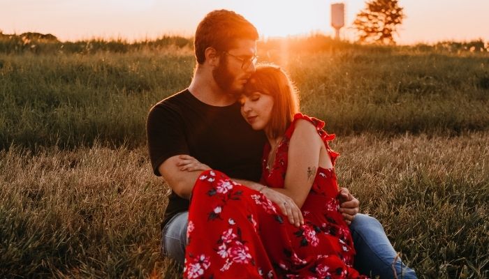 relatie-in-care-te-simti-singura-si-nefericita