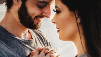 barbat-relatie-intentii-serioase