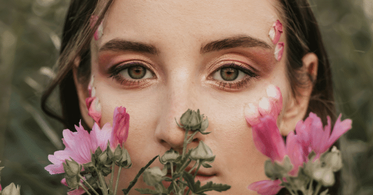 fiecare-femeie-iubeste-florile