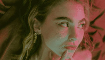 cand-o-femeie-nu-are-nimic